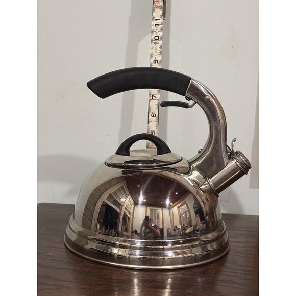VTG Betty Crocker 2.7Qt Stainless Steel Whistling Tea Kettle With Black Handle - Picture 4 of 9